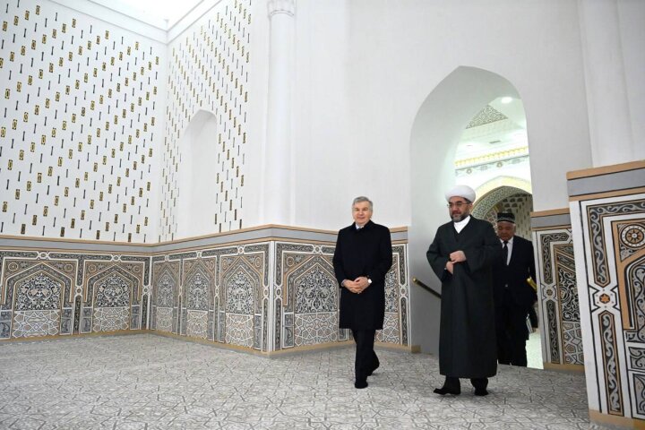 Шавкат Мирзиёев начал свой рабочий визит в Сурхандарьинскую область